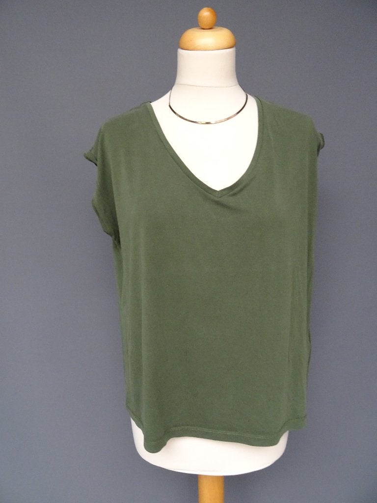 PIECES maat XL, kakigroene top., Kleding | Dames, T-shirts, Maat 46/48 (XL) of groter, Ophalen of Verzenden, Zo goed als nieuw
