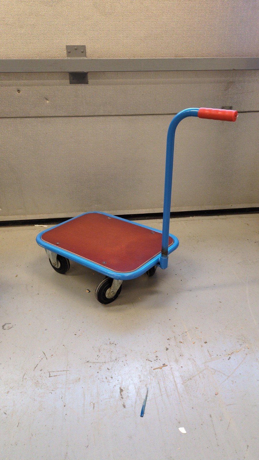 Hondje, transport karretje met handvat., Doe-het-zelf en Verbouw, Transportwagens, 100 liter of meer, Ophalen, Gebruikt
