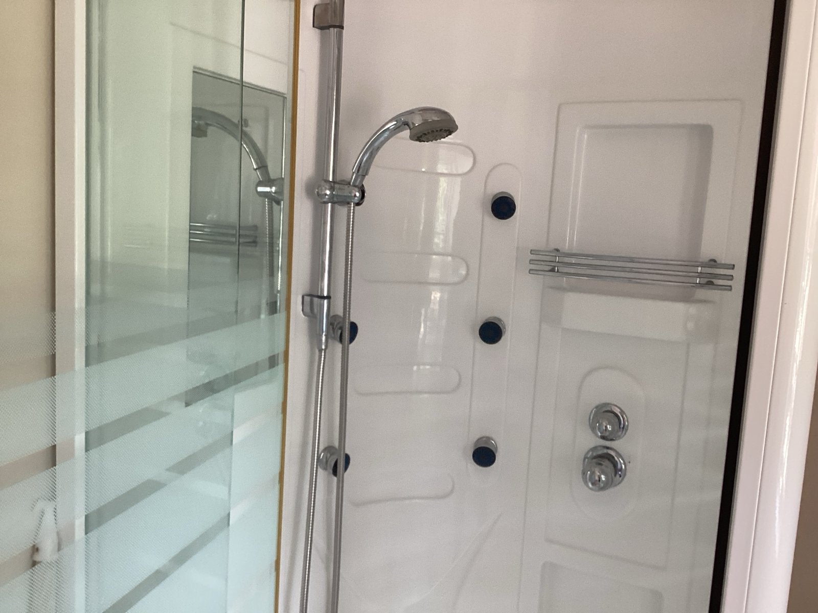Douchecabine met hydromassage en spiegel, Huis en Inrichting, Badkamer | Complete badkamers, Ophalen, Gebruikt, Met douche