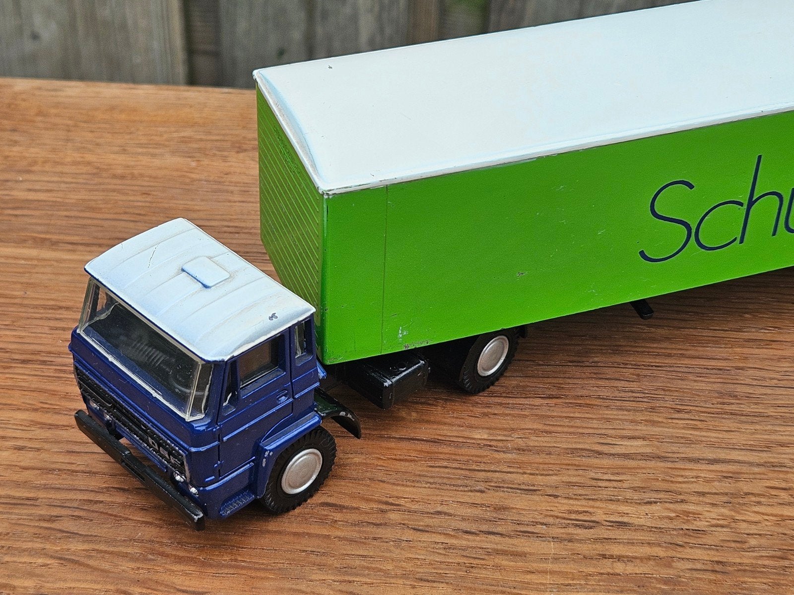 Lioncar Daf 2100 Schuitema Eurotrailer 1:50, Ophalen of Verzenden, Gebruikt, Bus of Vrachtwagen, Lion Toys