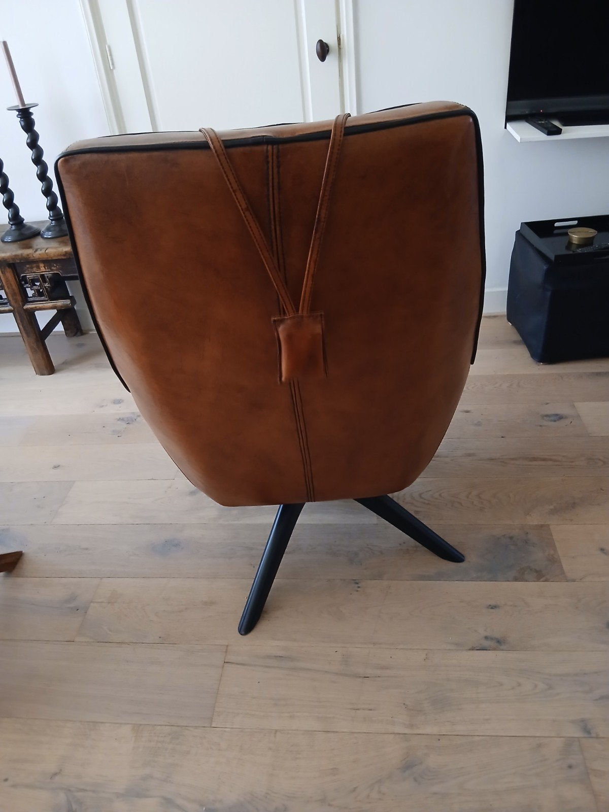 moderne schapenleren draai fauteuil, Huis en Inrichting, Fauteuils, Ophalen, Zo goed als nieuw, Tijdloos, 50 tot 75 cm