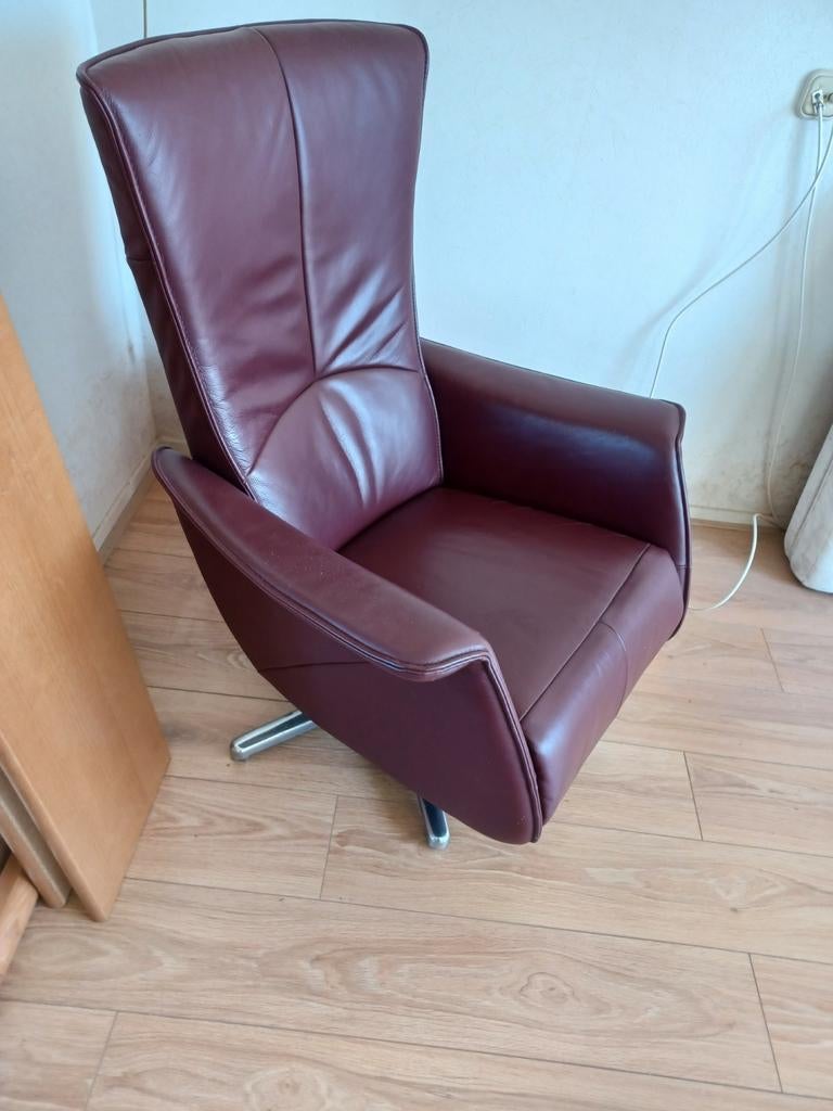 Verstelbare rood leren relaxstoel, Ophalen, Gebruikt, 75 tot 100 cm, 50 tot 75 cm