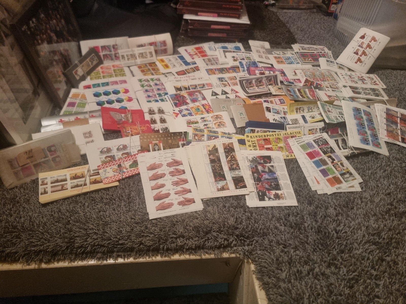 Grote partij Postzegel velletjes 2657 stuks postfris, Postzegels en Munten, Postzegels | Volle albums en Verzamelingen, Ophalen of Verzenden
