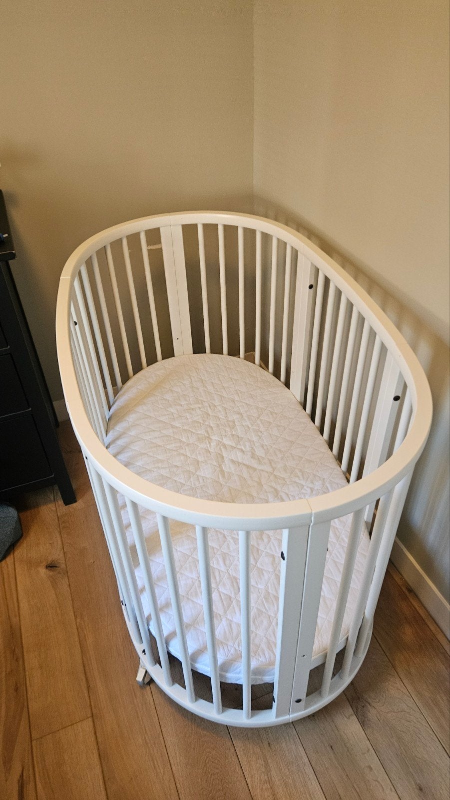 Stokke Sleepi ledikant + extra mini set, matras en lakens, 70 tot 85 cm, 140 tot 160 cm, Zo goed als nieuw, Ophalen