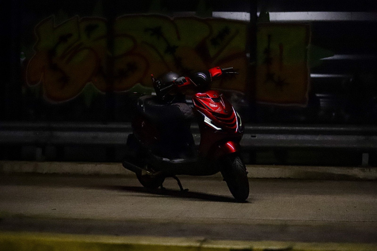 Teruil tegen zip 70cc 2 t of hoger, Ophalen, Maximaal 45 km/u, Zip, Zo goed als nieuw