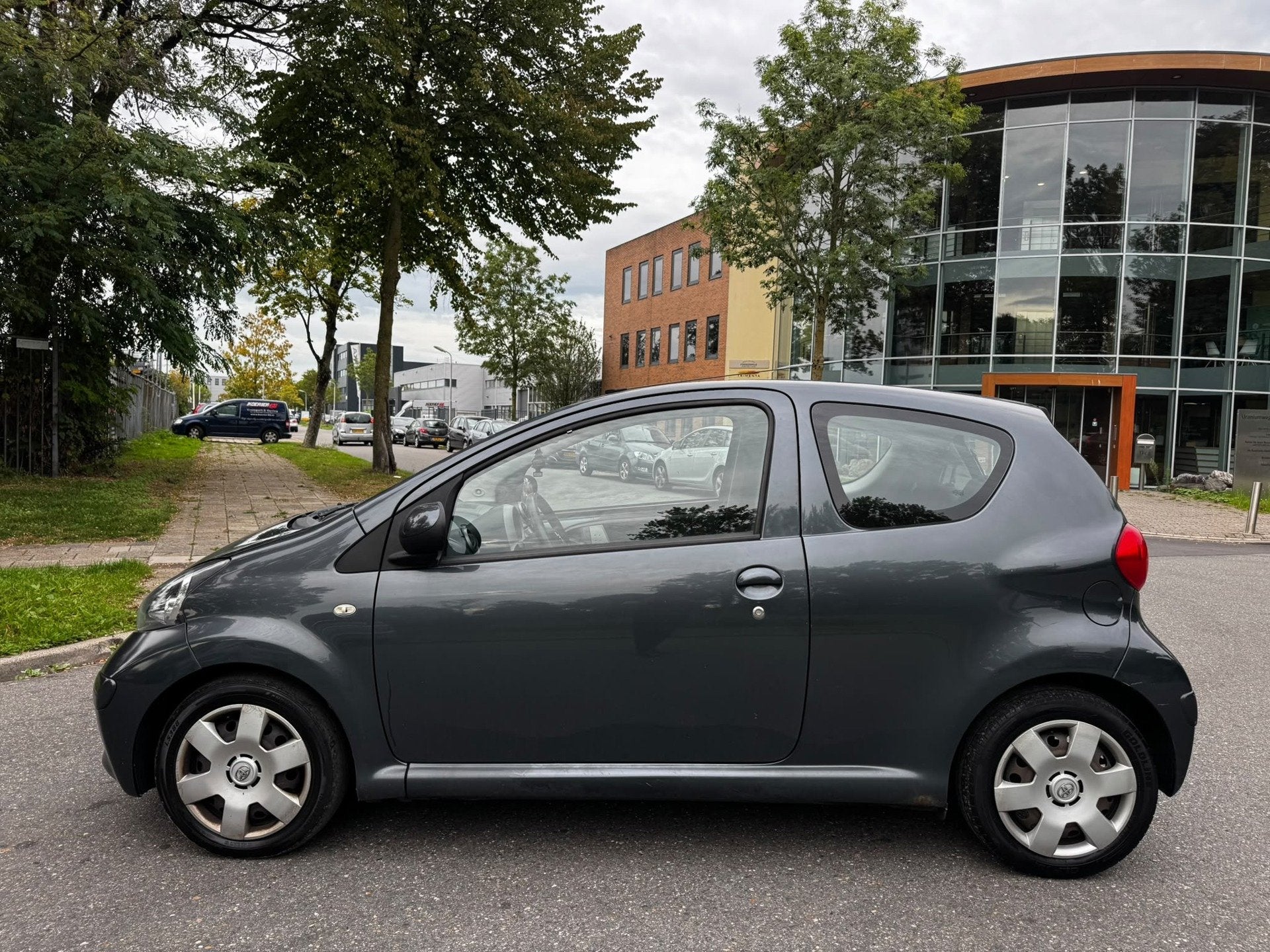 Toyota Aygo 1.0-12V +|AIRCO|ELEKRAMEN|STUURBEKR|APK27-09-202, Auto's, Voorwielaandrijving, Gebruikt, 4 stoelen, 68 pk