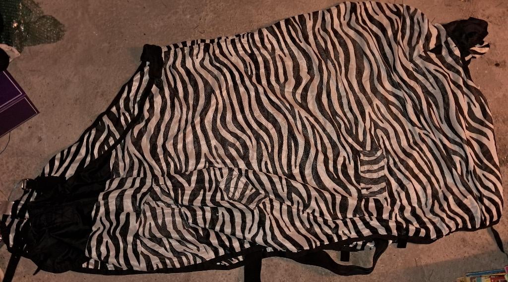 Nette vliegen deken 115/165 zebra print, Dieren en Toebehoren, Paarden en Pony's | Dekens en Dekjes, Ophalen of Verzenden, Zo goed als nieuw