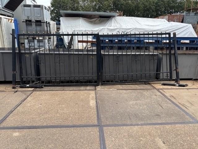 2335. Elektronische / elektrische poort / smeedijzer, Ophalen, Gebruikt, 150 tot 200 cm, IJzer