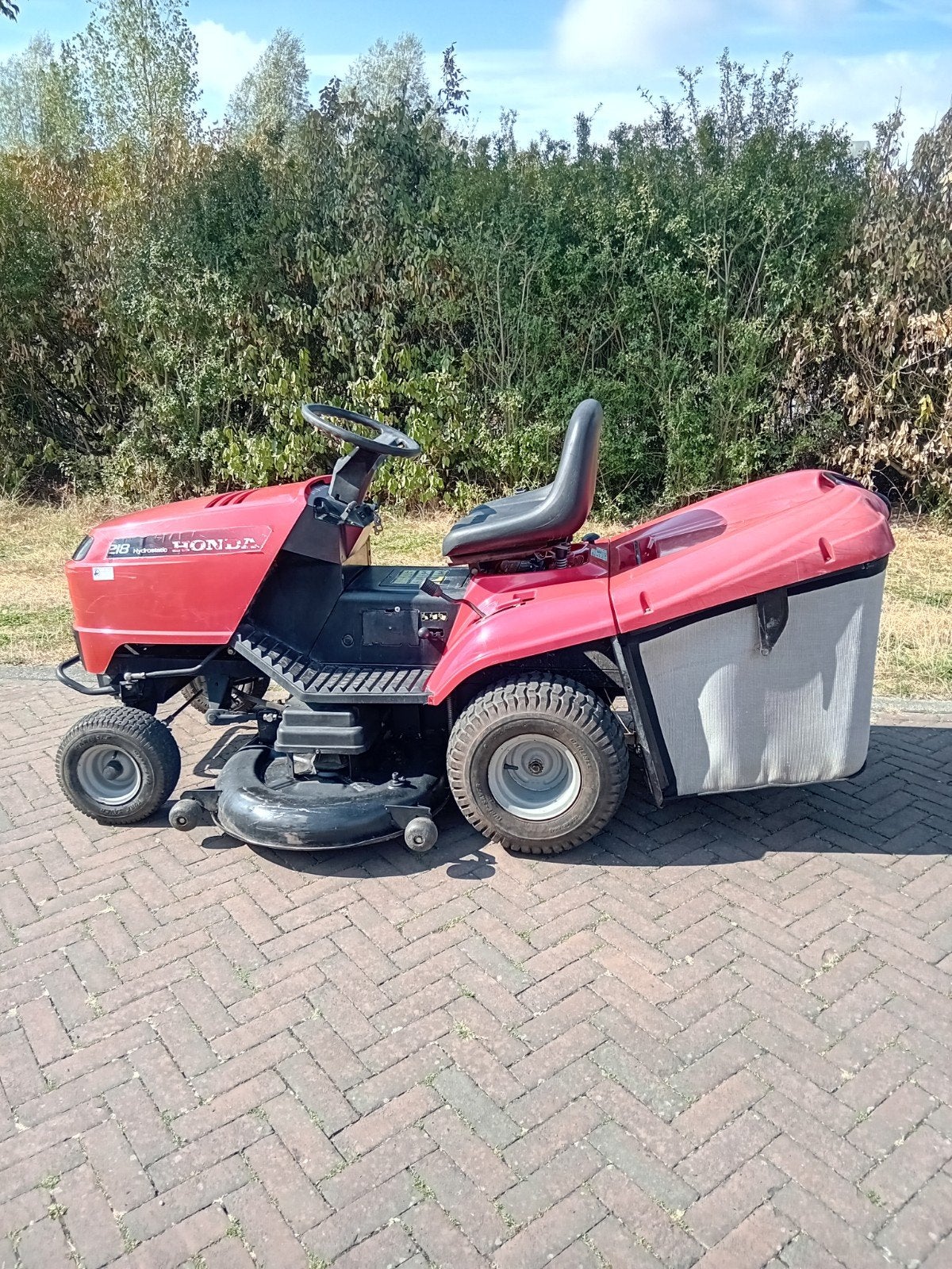 Honda 2 cilinder zitmaaier, Ophalen, Honda, Gebruikt, Elektrische starter