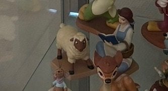 WDCC Belle met schaap, Verzamelen, Ophalen, Overige figuren, Zo goed als nieuw, Beeldje of Figuurtje