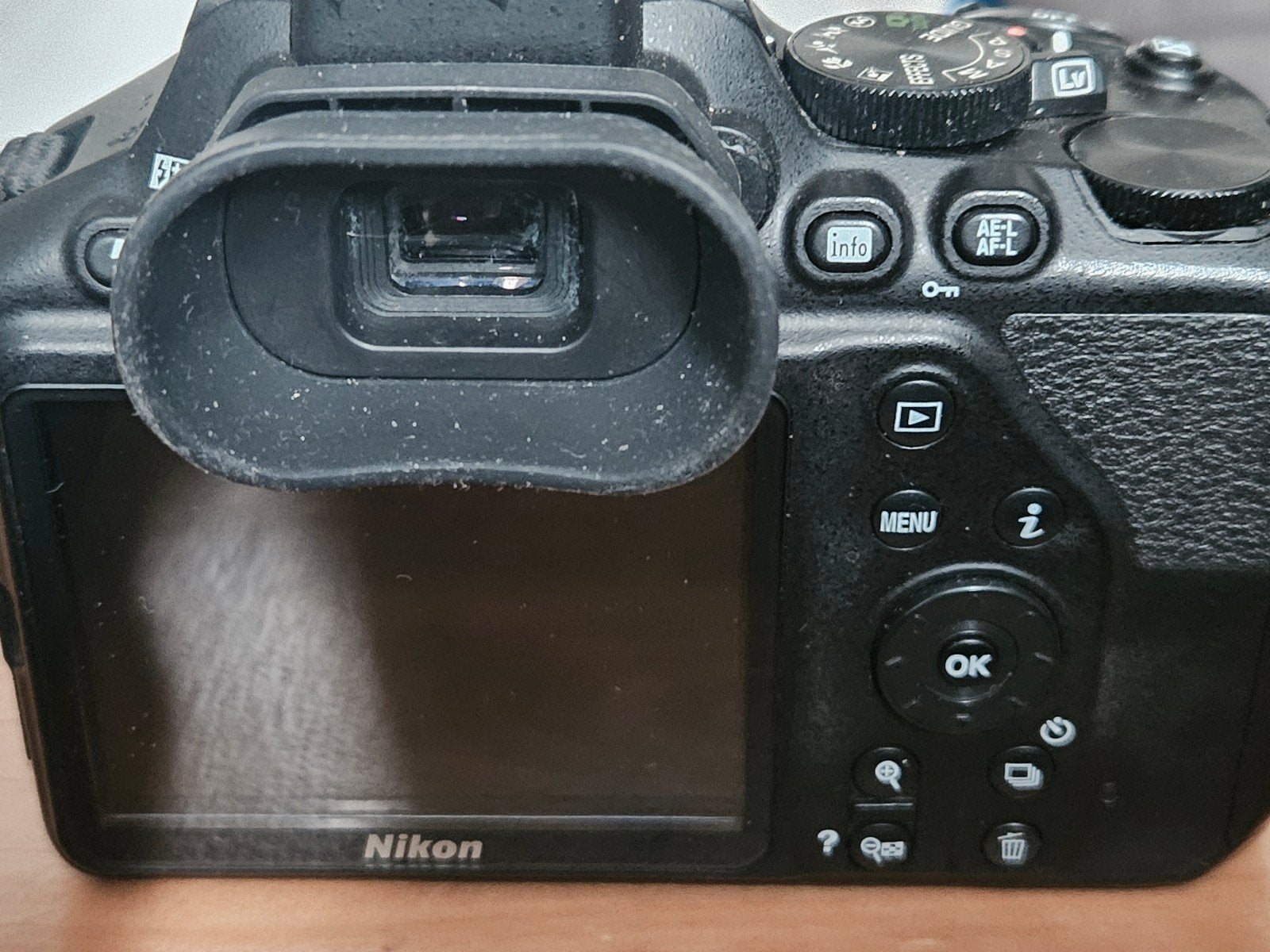 Nikon D3500 body met 10.000 clicks en tas, Gebruikt, Spiegelreflex, Ophalen of Verzenden, Nikon