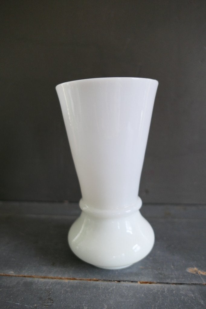 Antieke opaline glazen vaas wit, Verzenden