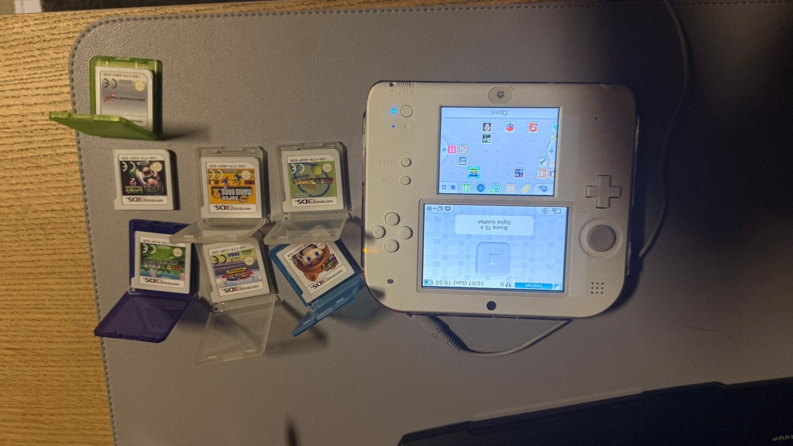 Nintedo 2DS + 7 Mario 3DS games, Avontuur en Actie, 1 speler, Ophalen of Verzenden, Zo goed als nieuw