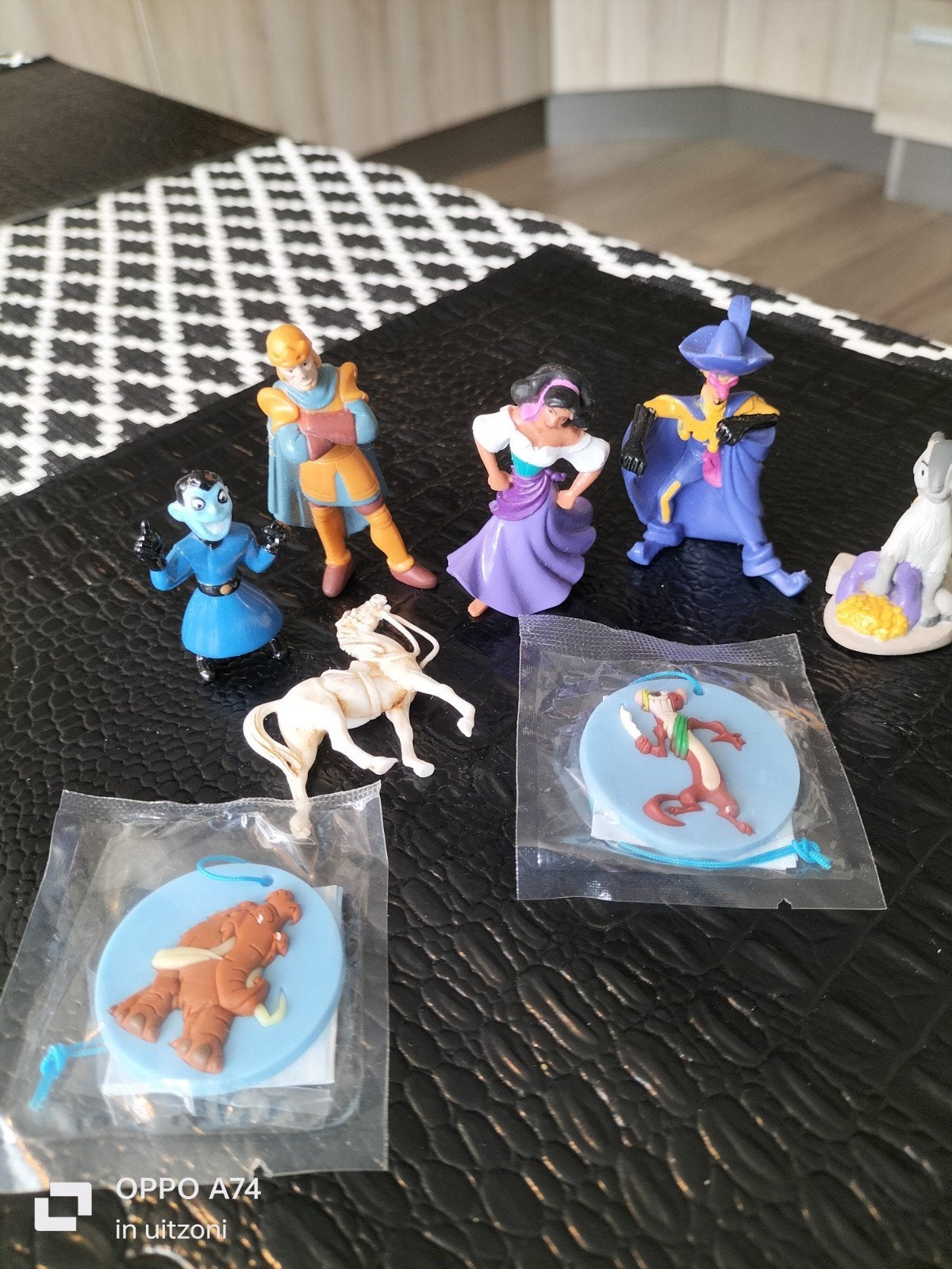 Disney mini figuurtjes en hangers, Ophalen of Verzenden