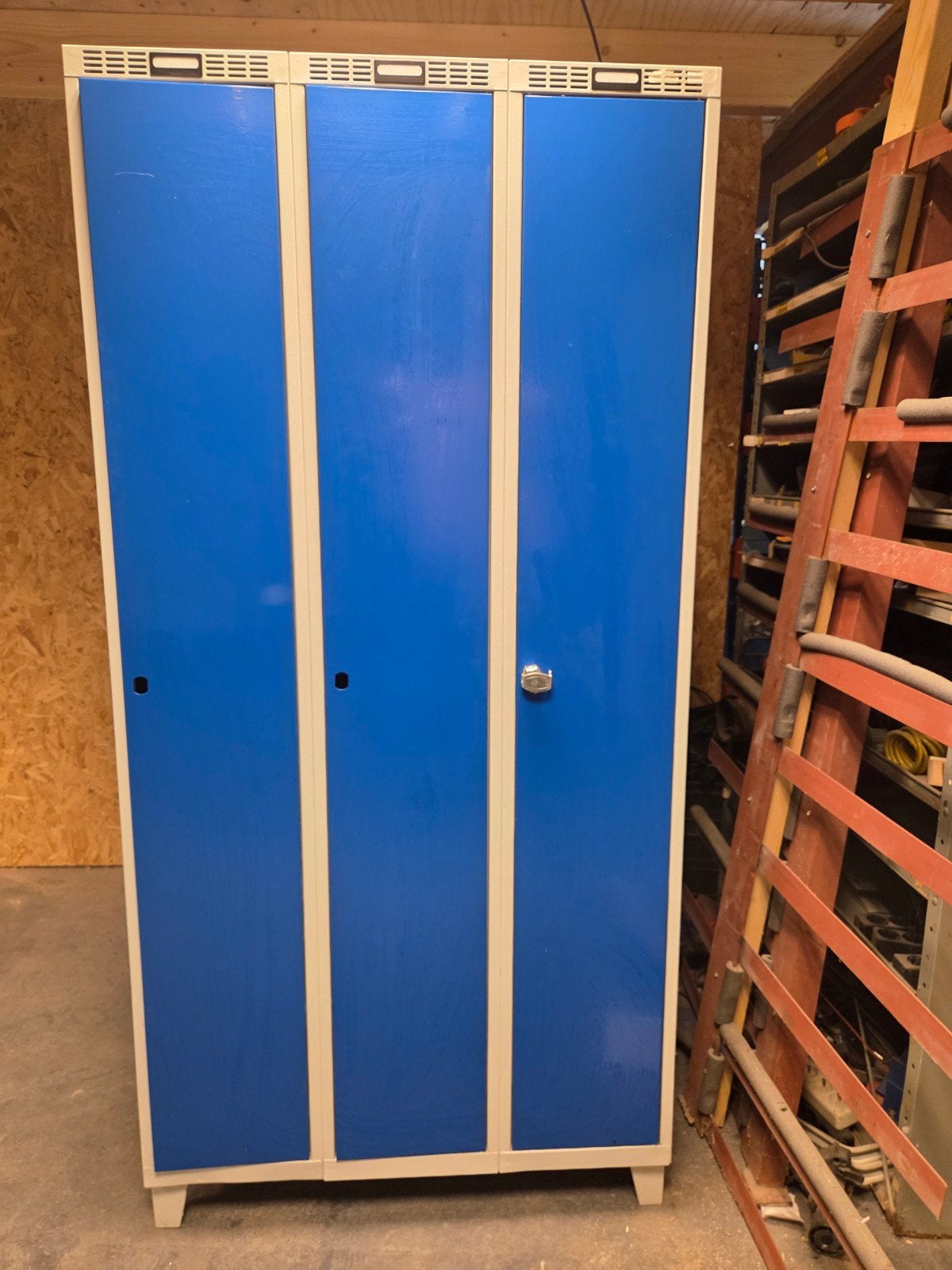 Metalen locker in nieuwstaat, Ophalen, Zo goed als nieuw, Modern industrieel