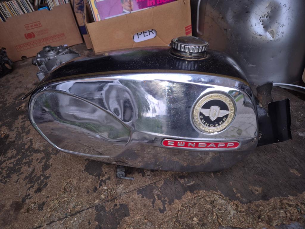 zundapp 517 flappen tank, Fietsen en Brommers, Brommeronderdelen | Zundapp, Ophalen, Tank