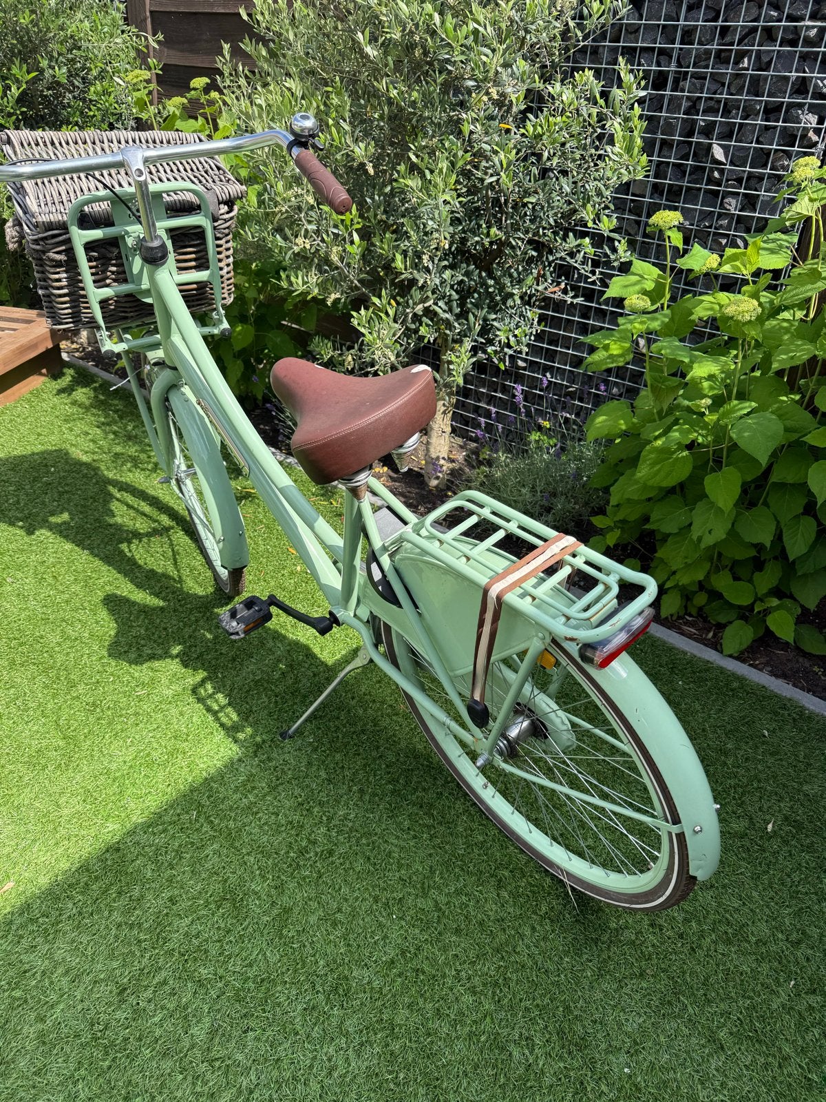Leuke groene kinderfiets 28 inch met mand en werkende verlic, Fietsen en Brommers, Fietsen | Kinderfietsjes, Ophalen, Gebruikt