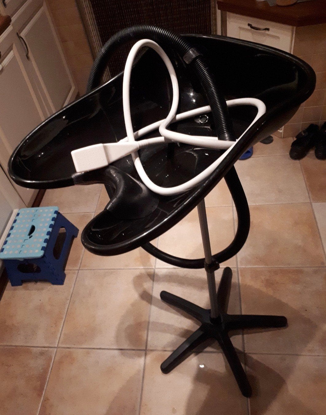 Mobiele haarwasbak met afvoer en draagtas, Ophalen, Zo goed als nieuw, Overige typen