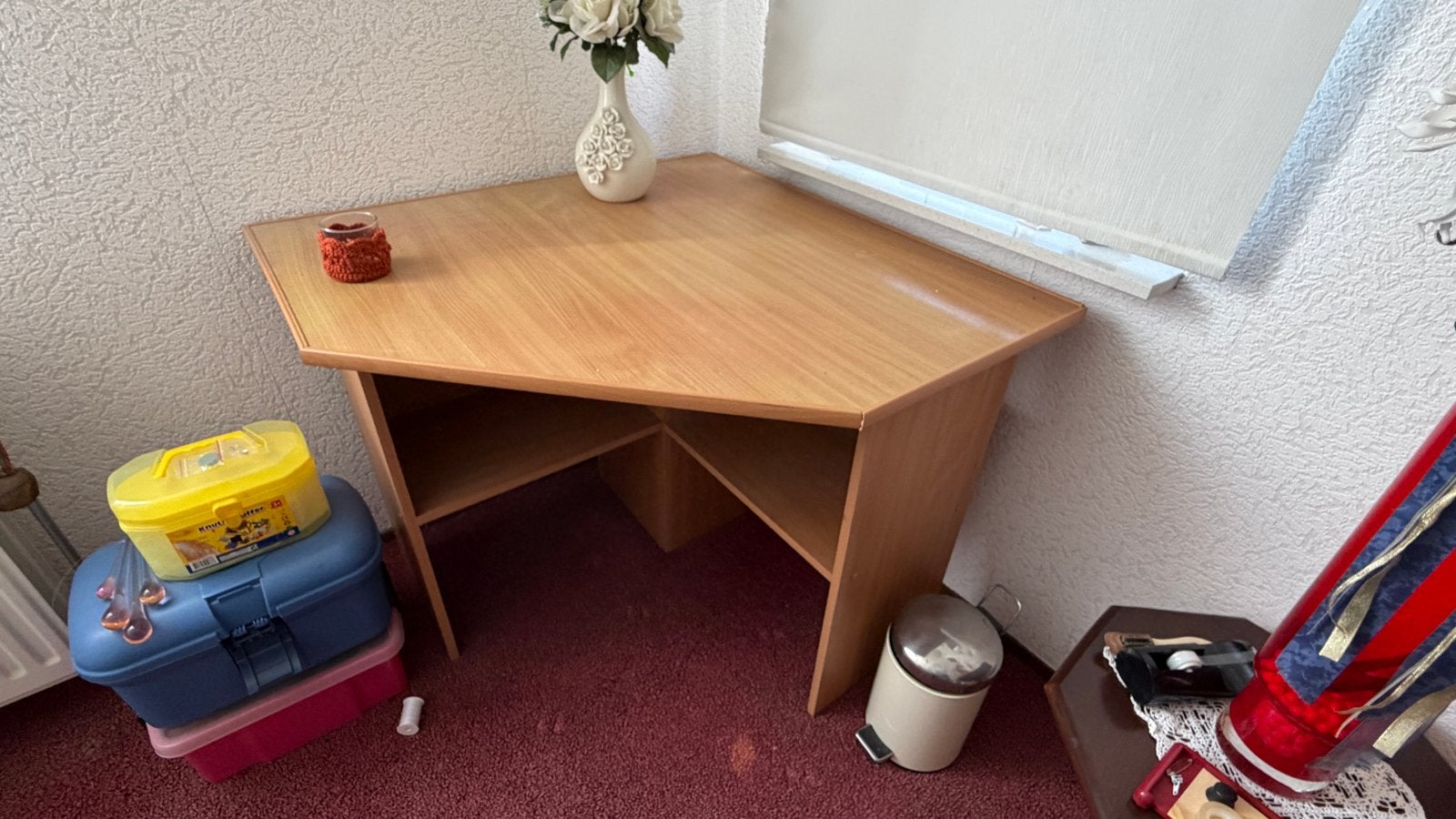 Compact hoekbureau - Ideaal voor kleine ruimtes, Ophalen, Opbergruimte, Gebruikt, Hout