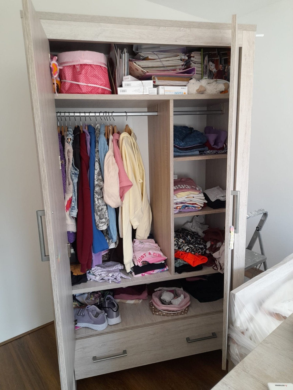 Mooie nette kledingkast voor kinderkamer., Huis en Inrichting, Kasten | Kledingkasten, 50 tot 100 cm, Zo goed als nieuw, 150 tot 200 cm
