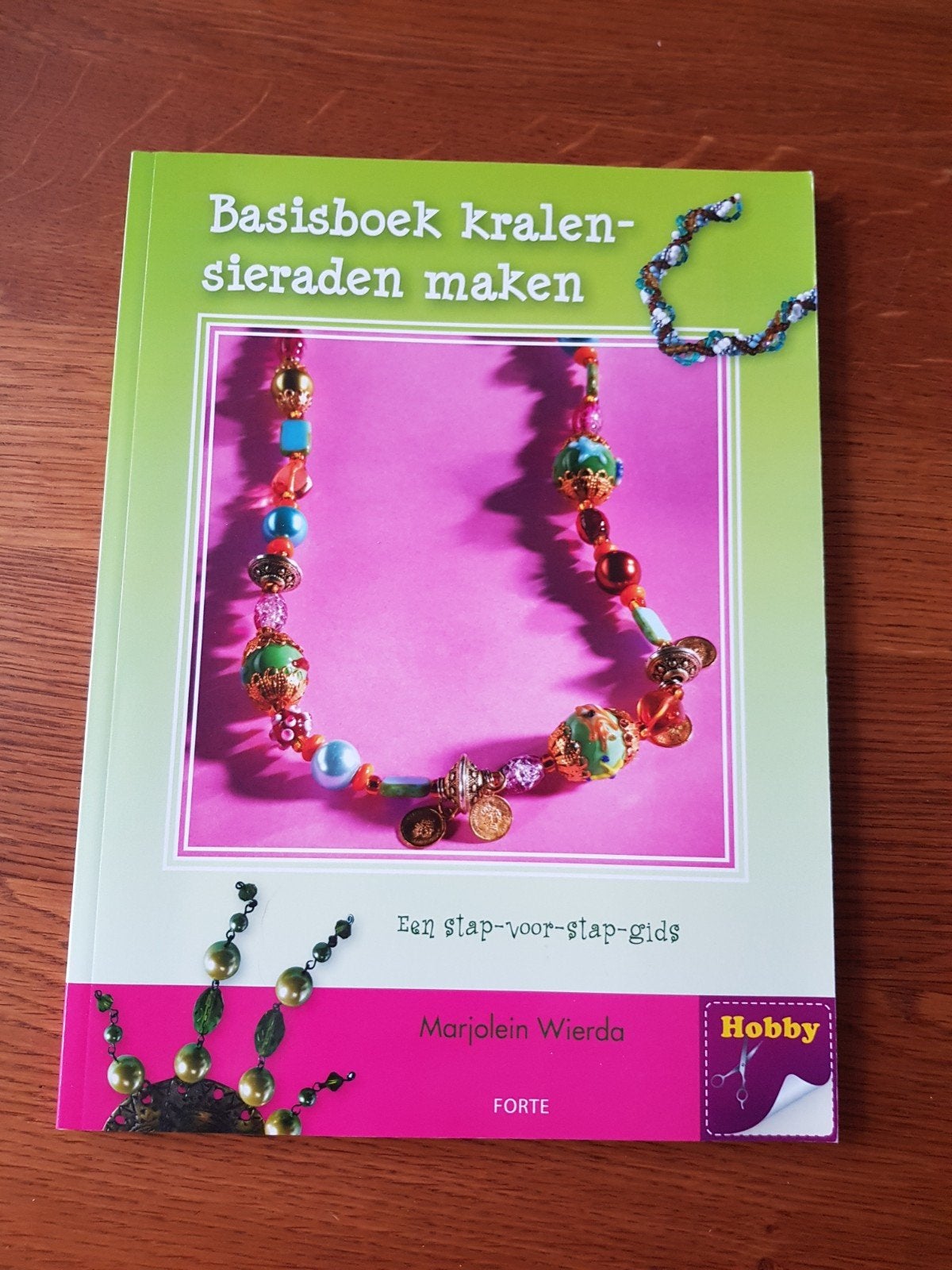Marjolein Wierda - Basisboek kralensieraden maken, Ophalen of Verzenden, Zo goed als nieuw, Marjolein Wierda