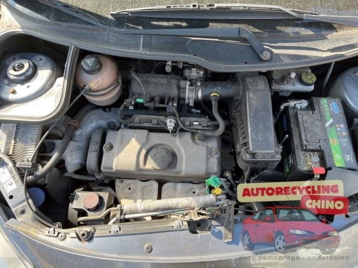 Motor van een Peugeot 206 PLUS, Ophalen, Gebruikt, -, -