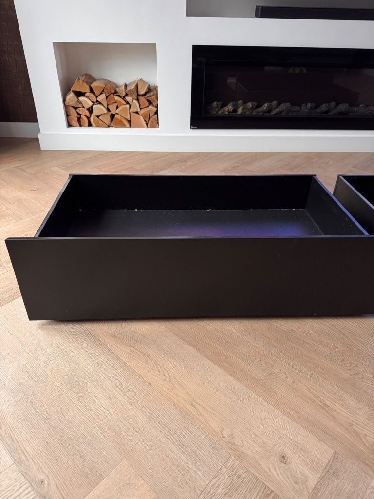 2 IKEA bed lades