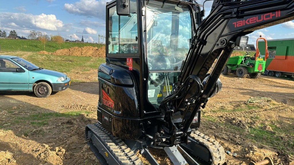 Takeuchi TB 325 R minigraver, Ophalen, Graafmachine