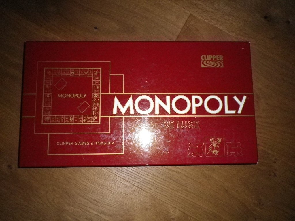 Monopoly de luxe oude rode doos, Hobby en Vrije tijd, Gezelschapsspellen | Bordspellen, Ophalen, Zo goed als nieuw, Clipper Games & Toys B.V.