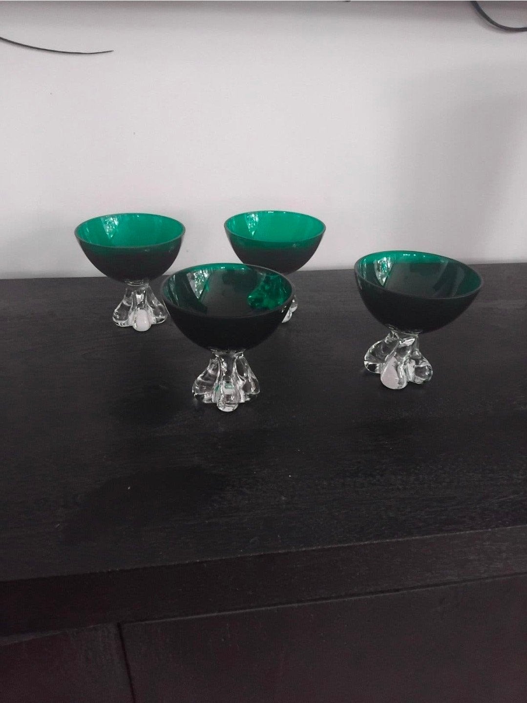 glas, Murano, 4 prachtige smaragdgroene glazen. Murano. Ze z, Verzamelen, Ophalen of Verzenden, Zo goed als nieuw, Overige typen