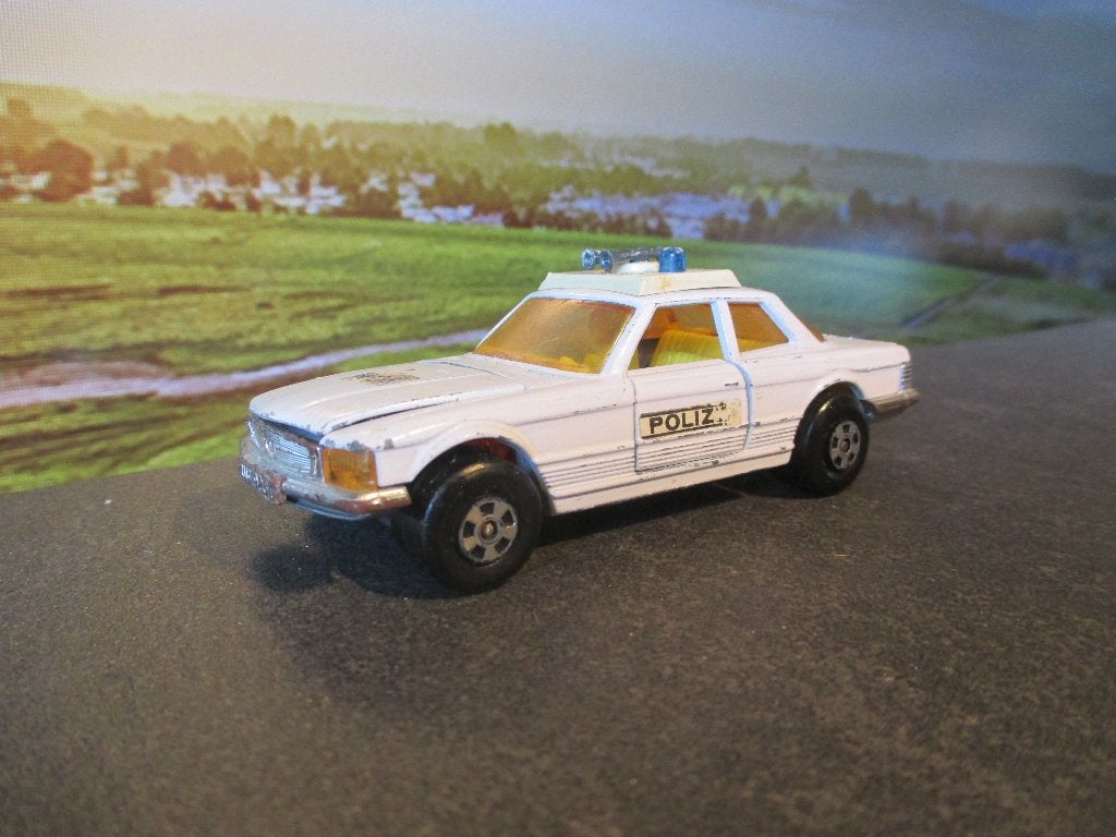1/40 Mercedes Benz W107 450 SLC Matchbox SuperKings POLICE, Hobby en Vrije tijd, Ophalen of Verzenden, Gebruikt, Auto, Matchbox