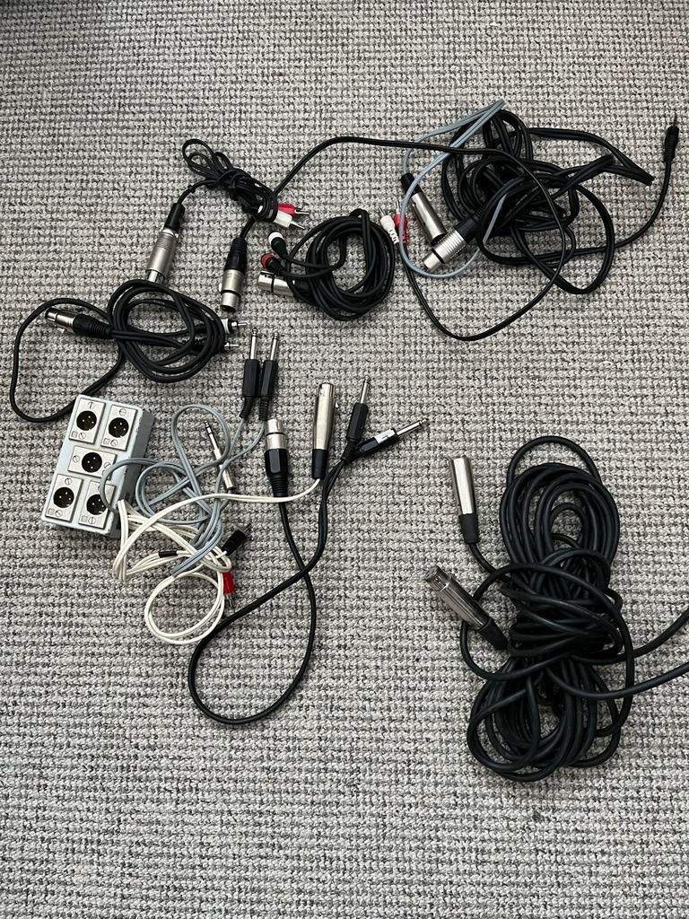Diverse XLR kabels en XLR verbindingsblok, Ophalen of Verzenden, Gebruikt, Apparatuur