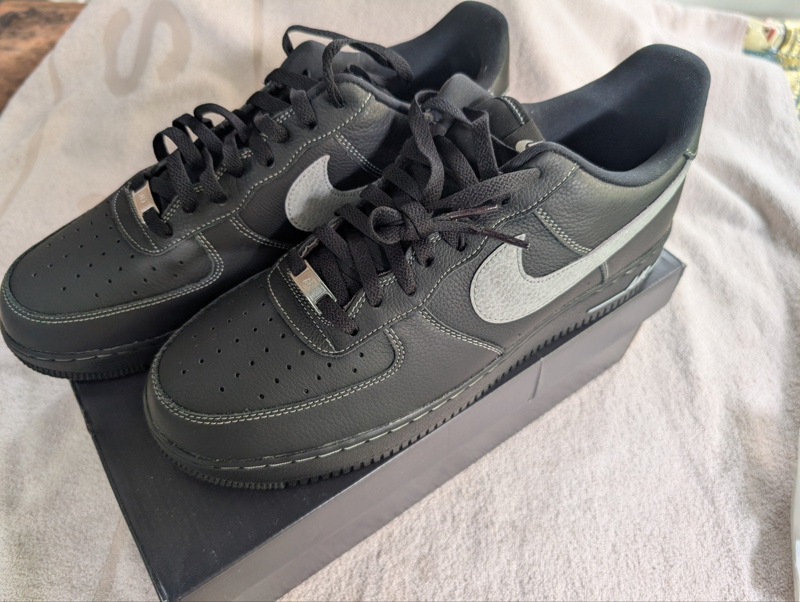Nike Air Force 1 '07 LV8 - Zwart/Grijs - Maat 47.5, Zwart, Nike, Nieuw, Ophalen of Verzenden