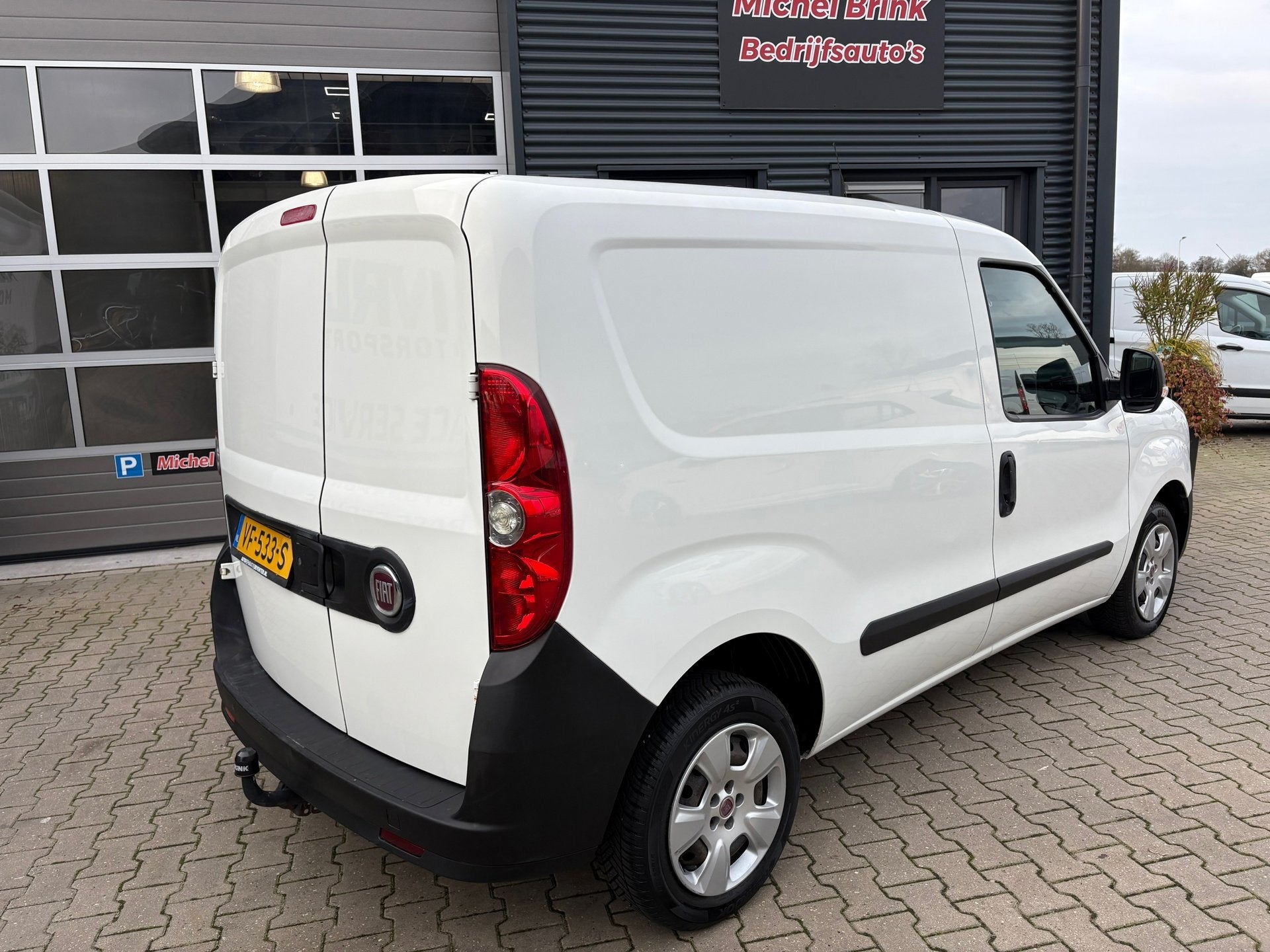 Fiat Doblò Cargo 1.3 MultiJet Actual Airco, Voorwielaandrijving, Stof, Gebruikt, Zwart