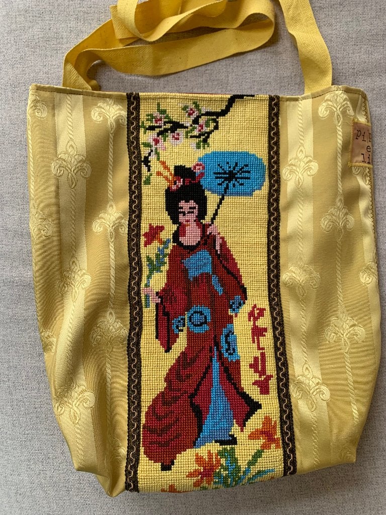 Gele tas / totebag met geborduurde japanse dame, Ophalen of Verzenden, Nieuw, Geel, Overige typen