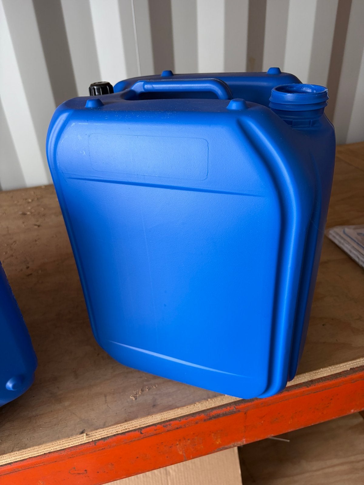 Blauwe jerrycans - 20ltr, Ophalen