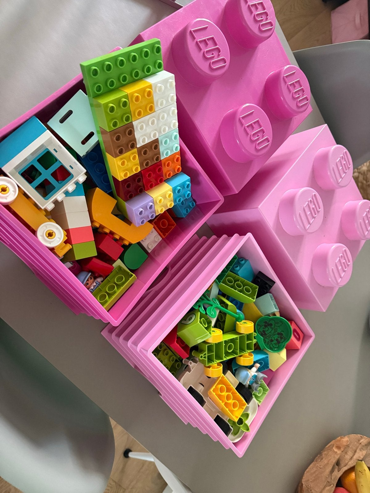 Roze LEGO opbergboxen met diverse duplo bouwstenen, Ophalen, Gebruikt, Overige merken