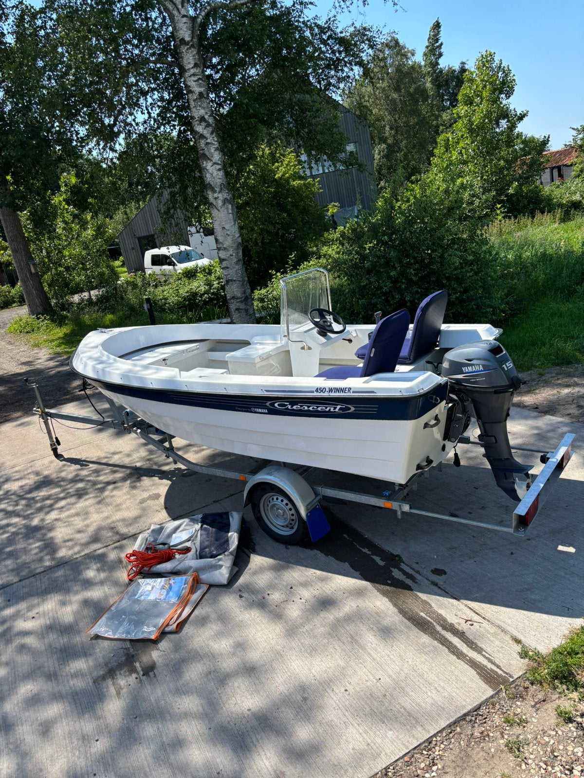 Crescent 450 Yamaha / Yamaha 15pk / Zgan Trailer / Powertrim, Ophalen, Buitenboordmotor