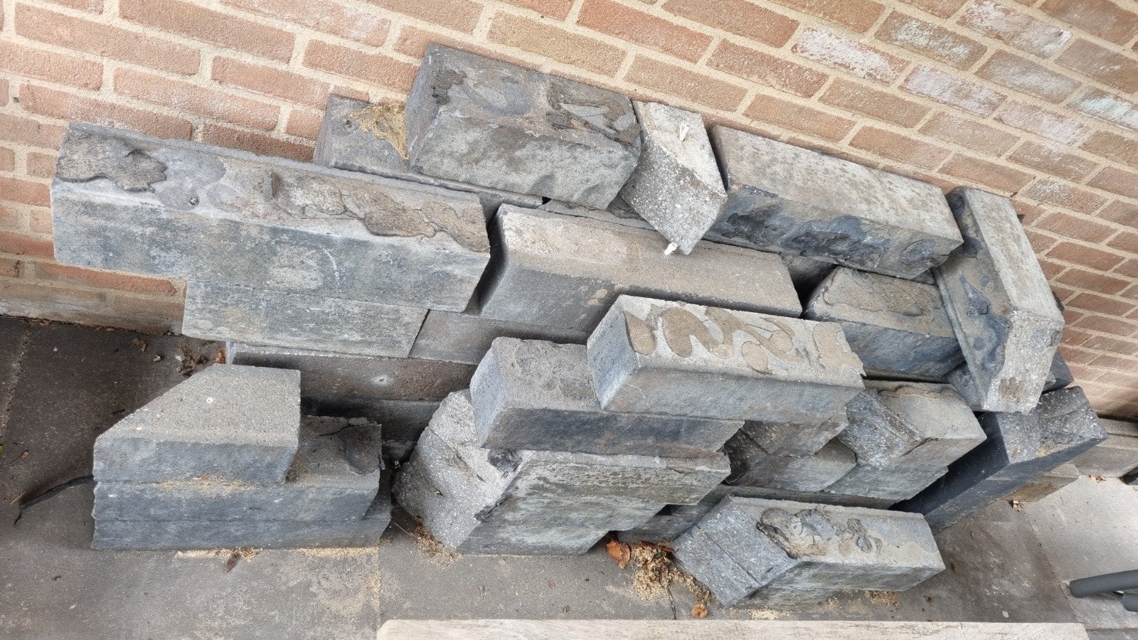 Gratis afhalen beton borde blokken, Tuin en Terras, Bielzen en Borders, Ophalen, Minder dan 100 cm, Minder dan 25 cm