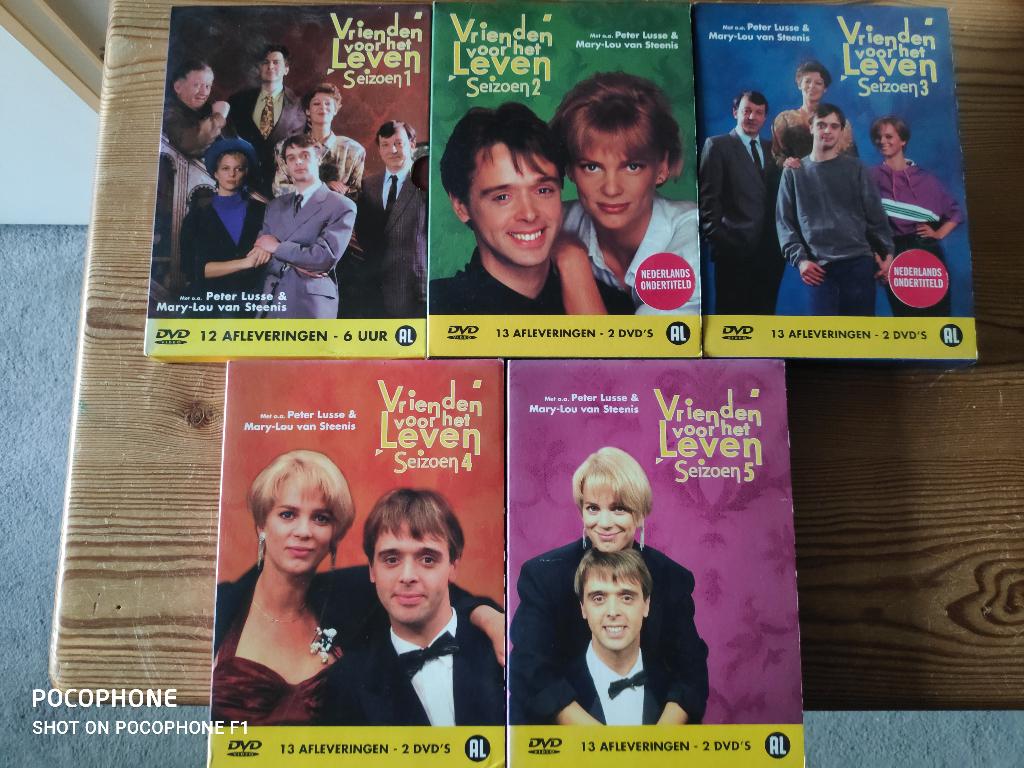 NEDERLANDSE TV SERIES EN FILMS - ALLES IN NIEUWSTAAT., Ophalen of Verzenden, Zo goed als nieuw, Vanaf 12 jaar, Boxset