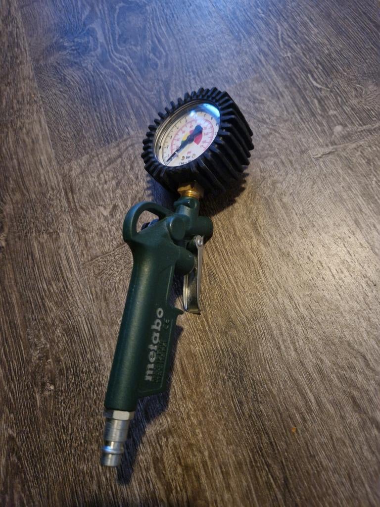 Metabo compressorpomp met manometer- Max 12 Bar, Minder dan 25 liter, Ophalen of Verzenden, Minder dan 200 liter/min