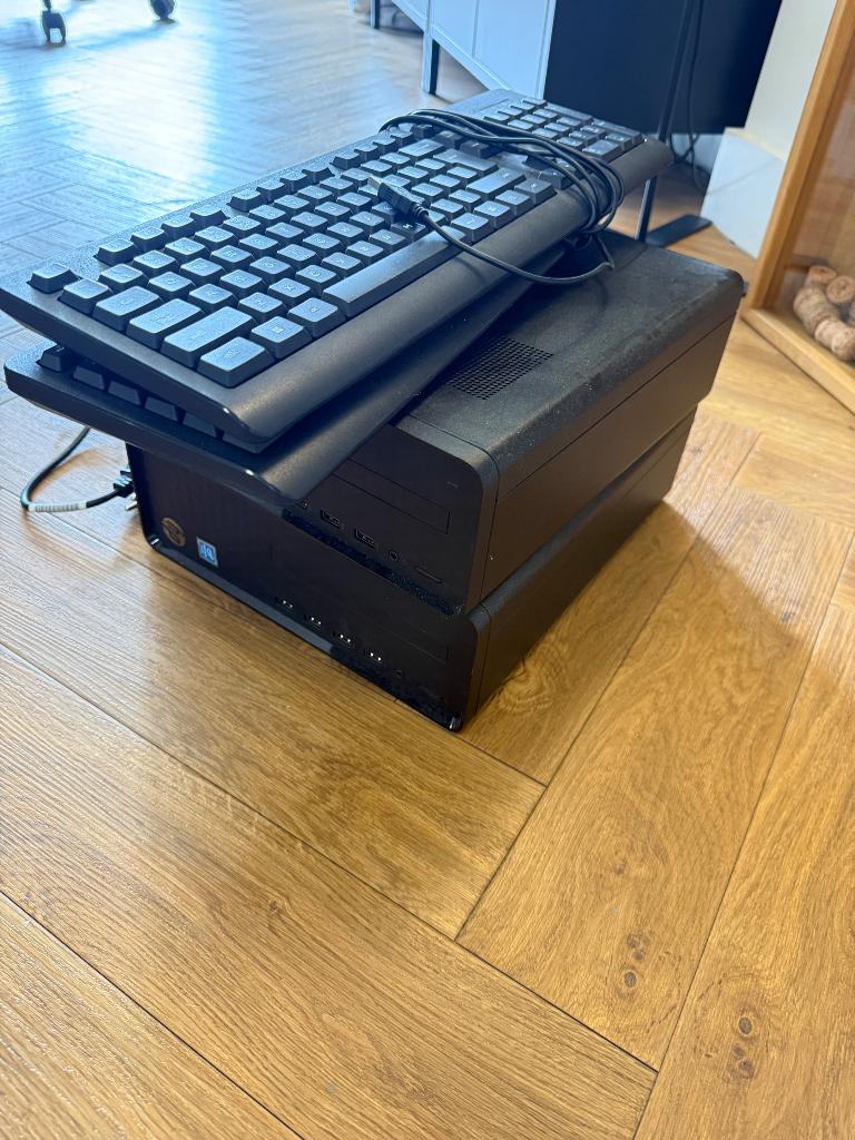 HP desktop, Computers en Software, Desktop Pc's, Ophalen, Zo goed als nieuw, Onbekend, .   HP  .
