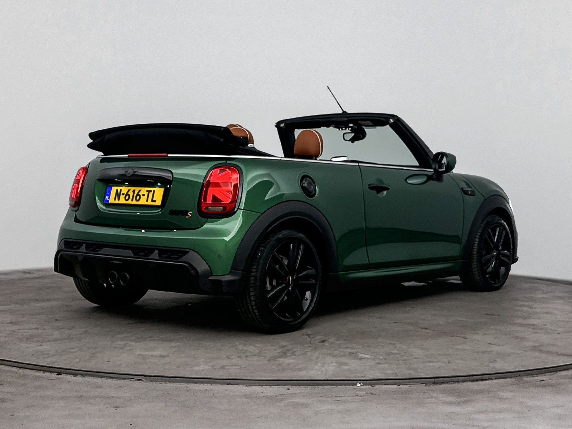 MINI Cabrio Cooper S John Cooper Works Automaat / Sportstoel, Auto's, 1300 kg, Gebruikt, Euro 6, 4 cilinders