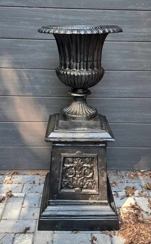 Tuinvaas  op sokkel  van aluminium, Tuin en Terras, Ophalen of Verzenden