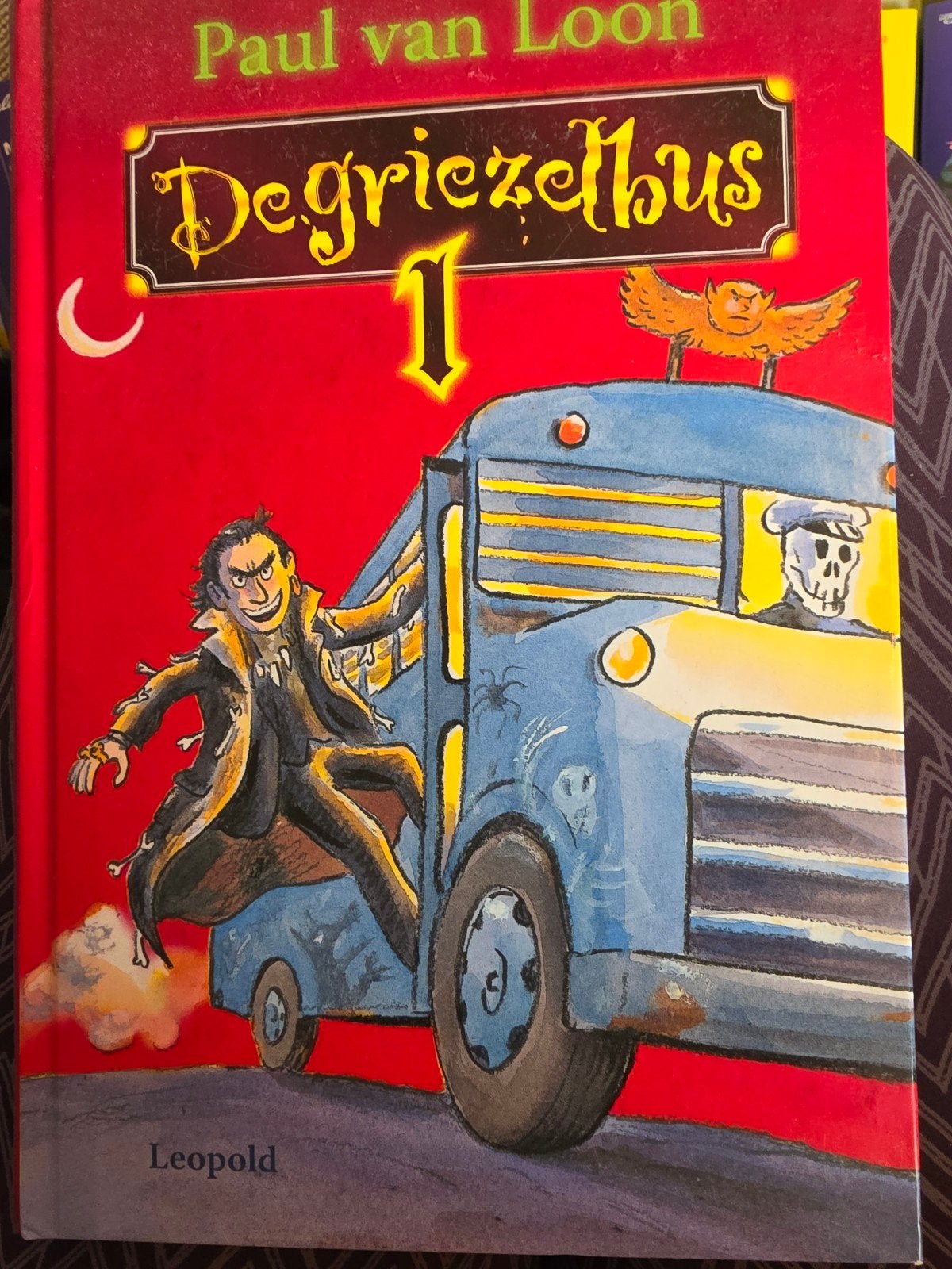 De Griezelbus 1 - Paul van Loon (Kinderboek), Boeken, Ophalen of Verzenden, Gelezen, Paul van Loon, Fictie algemeen