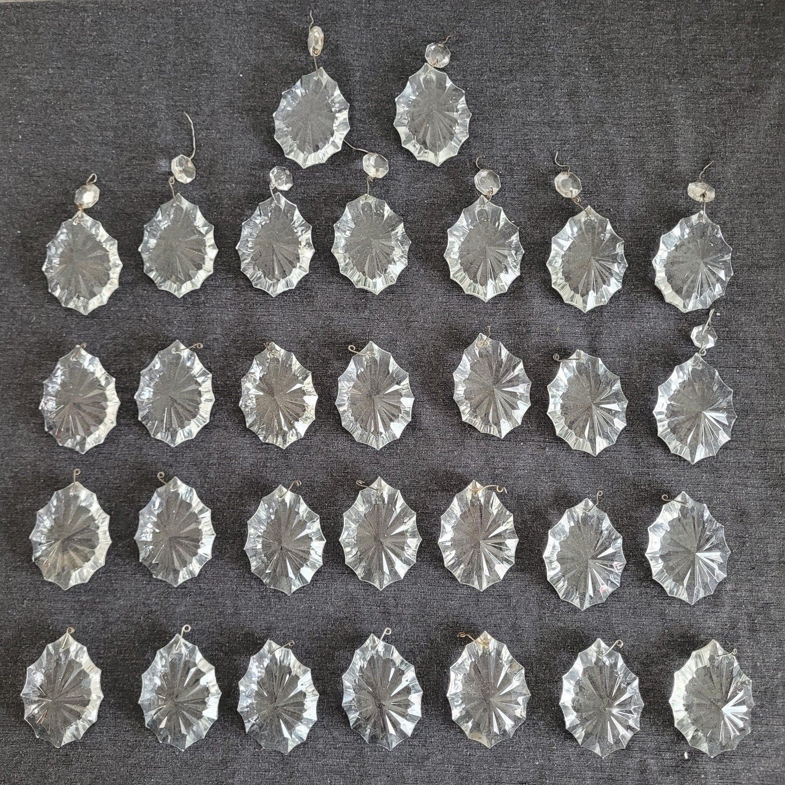 30 grote pegels diamant druppels onderdelen kroonluchter, Ophalen of Verzenden, Gebruikt, Glas