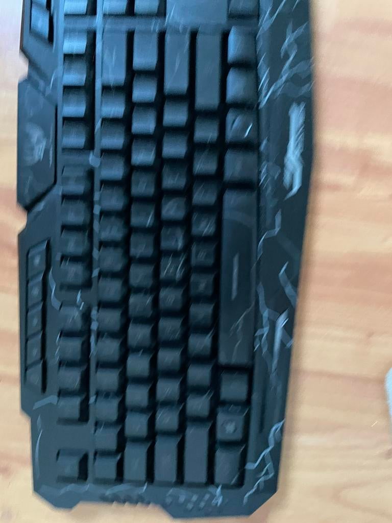 Gamingtoetsenbord met rood licht, Ophalen, Zo goed als nieuw