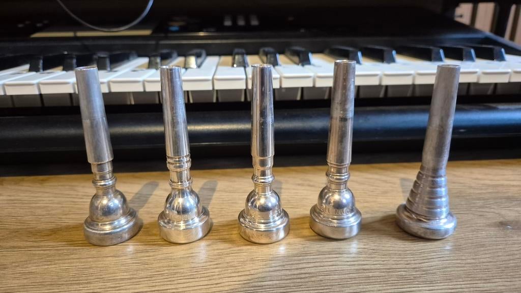 Diverse mondstukken voor trompet, Muziek en Instrumenten, Blaasinstrumenten | Trompetten, Ophalen of Verzenden, Gebruikt, Overige typen