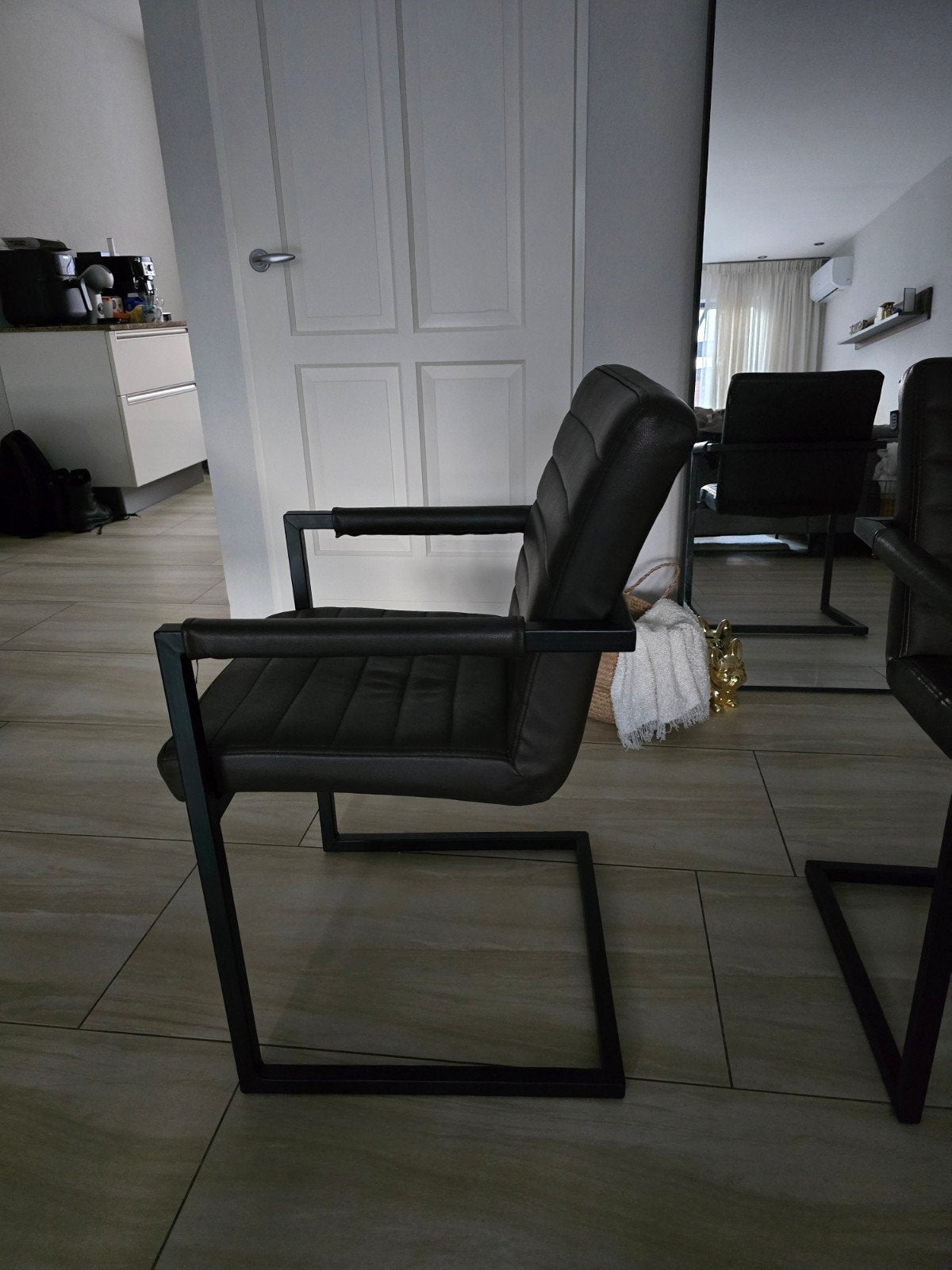 Tafel met 8 stoelen, Gebruikt, Bruin, Industrieel, Modern, Ophalen of Verzenden