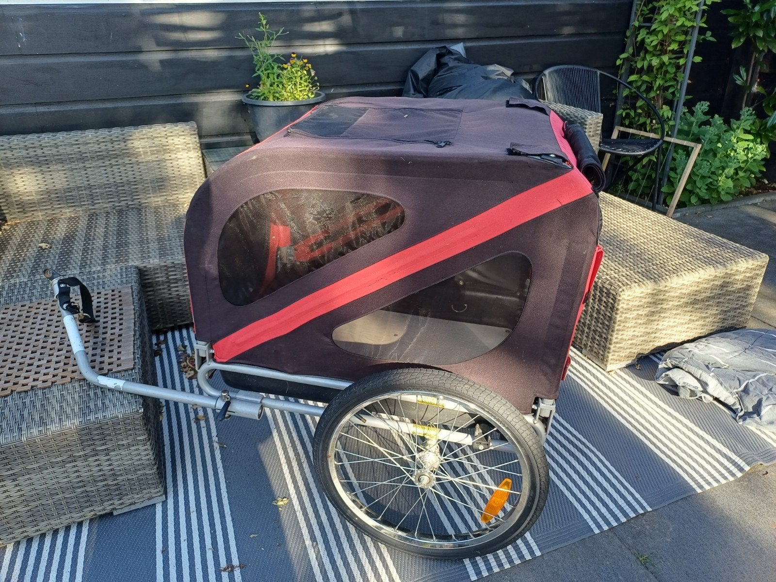 Doggy Ride Hondenfietskar - Comfortabel en Veilig, Ophalen, Gebruikt, Opvouwbaar, 20 tot 40 kg